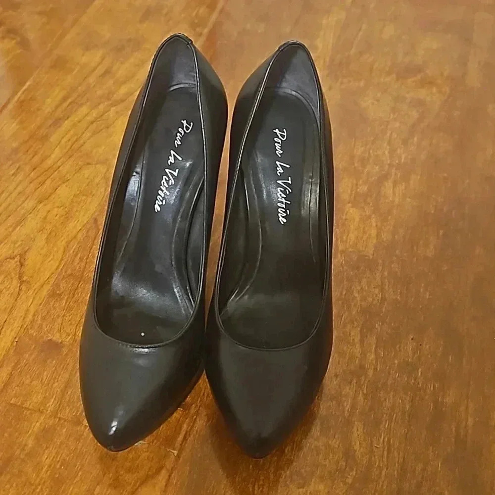 Pour La Victoire Leather Heels